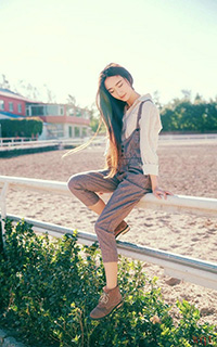 治愈系阳光美女牧场养眼写真(10)