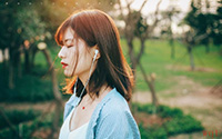 清纯文艺女生唯美逆光写真图片(10)